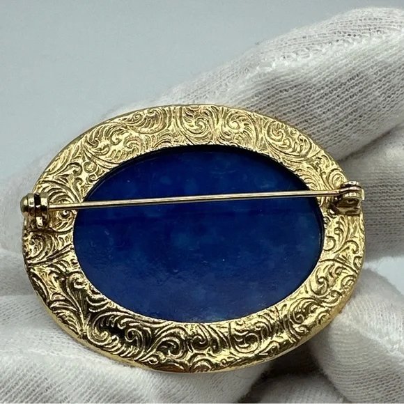 Vintage Blue Emitation Marble and Clasical gold Tone Brooch #766 - Picture 6 of 6